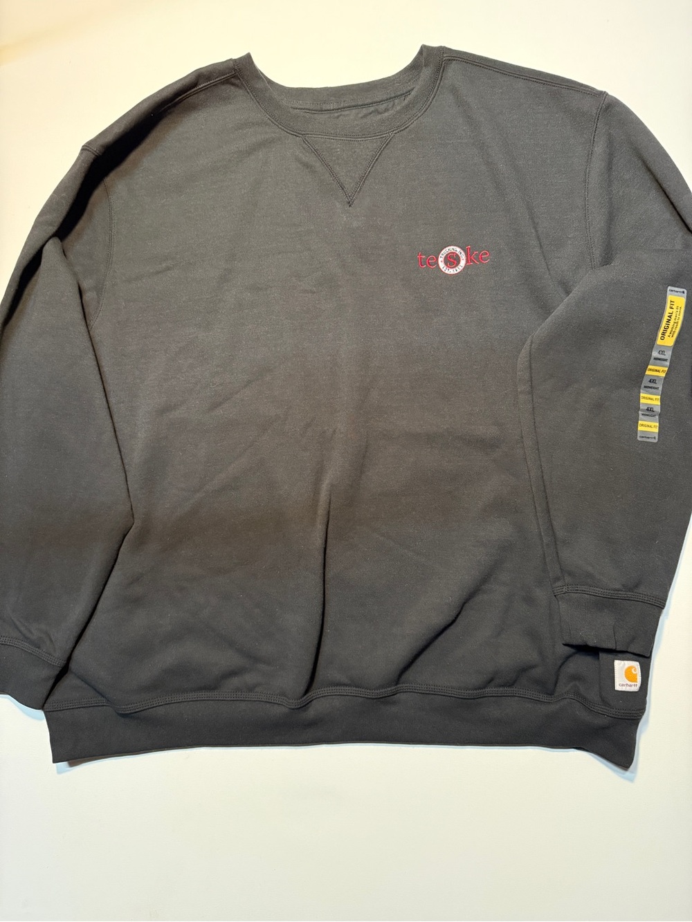 Carhartt Black Crewneck Sweatshirt with Small Red Teeske‎ Logo